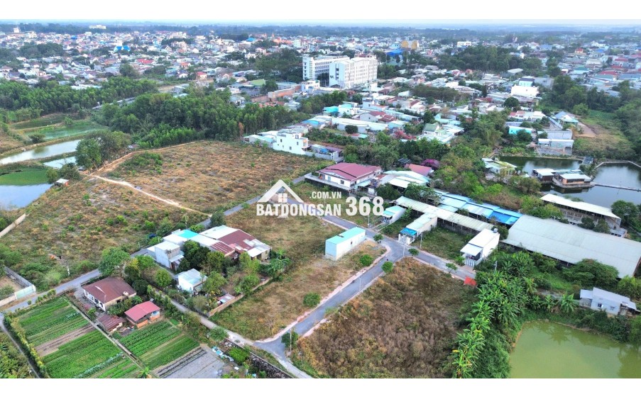 Cần bán gấp lô đất sổ riêng thổ cư 5*33 cạnh trường Trịnh Hoài Đức